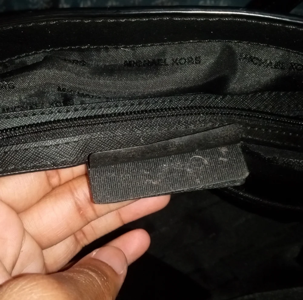 Great Condition Michael Kors Marilyn Medium Saffiano Leather Tote Bag - Picture 12 of 12